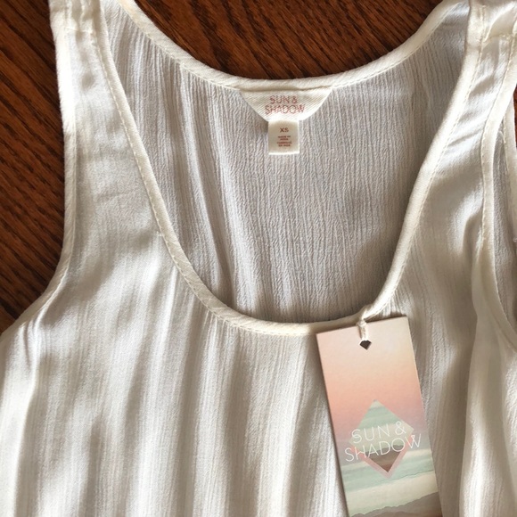 White, lace tank top - Picture 2 of 3